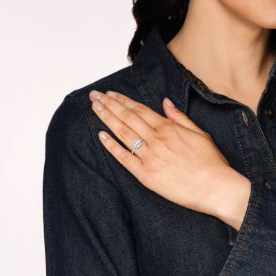 Regal Round Diamond Ring 
