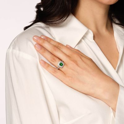 Regent Tsavorite Garnet and Diamond Ring 